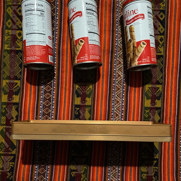 Storage and gift tins (4 total) Assorted Size, Brands, and Shapes - Picture 8 of 14